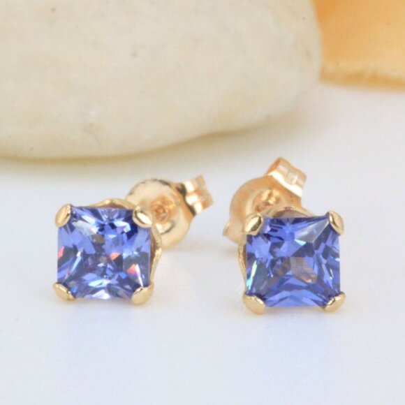 Jewelry - 10k Yellow Gold Blue / Periwinkle Square CZ Cubic Zirconia Stud Earrings